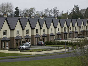 Major rise in housing applicat...